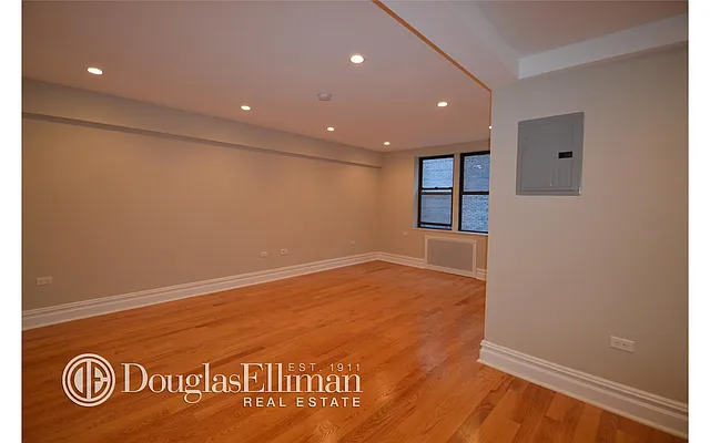 Rented by Douglas Elliman | media 29
