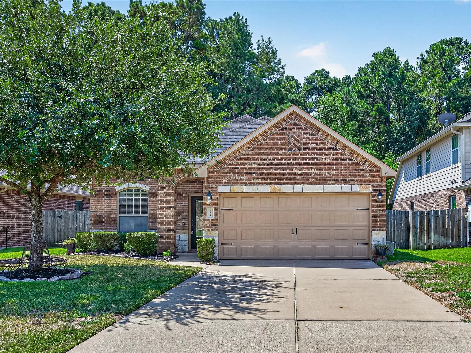 3 bed, 2.0 bath, 1735 sqft, $1,900 — Photo 4
