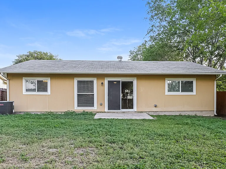 10614 Cherry Laurel — Photo 16