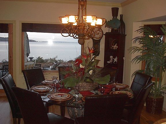 Dining Room w/View of Harbor
