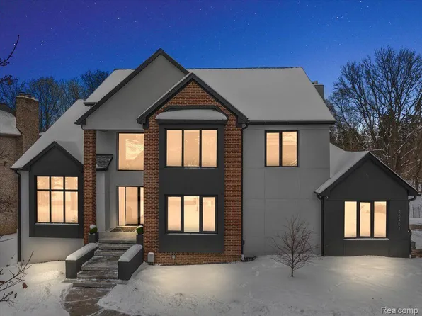43451 Scenic Ln, Northville, MI 48167