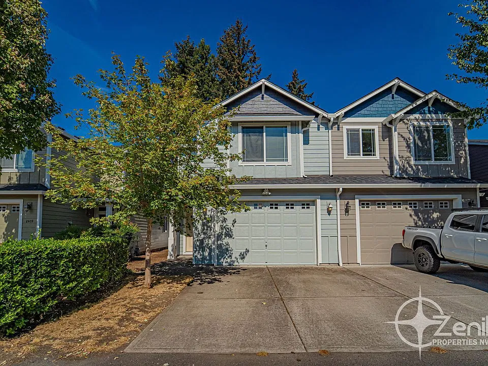 2407 NE 114th Ct