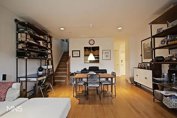 Rented by MNS | media 28