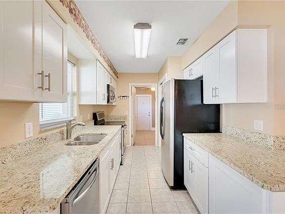 2nd image of 380 Kingsley Dr