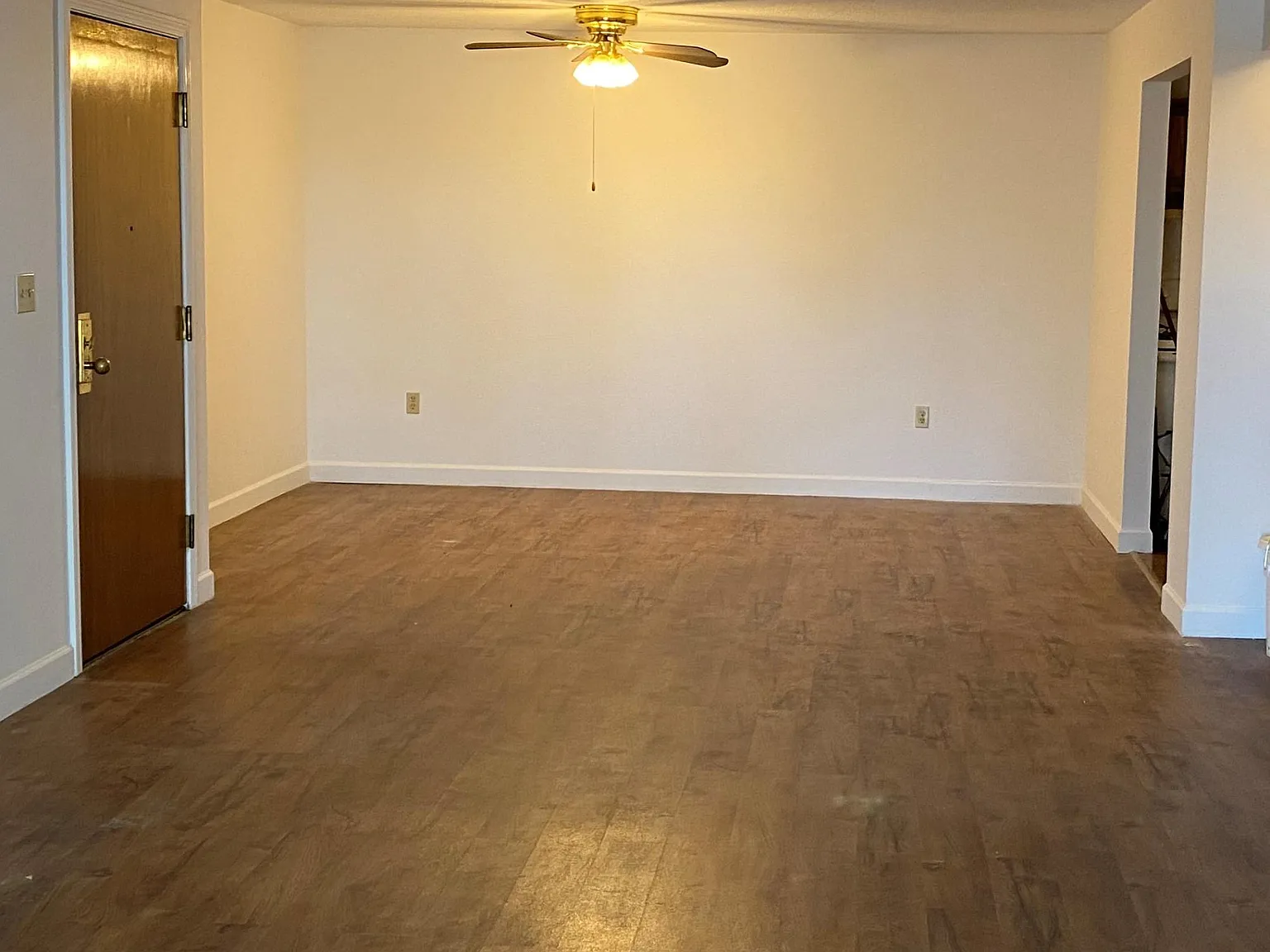 2 bed, 1100 sqft, $2,200 — Photo 3