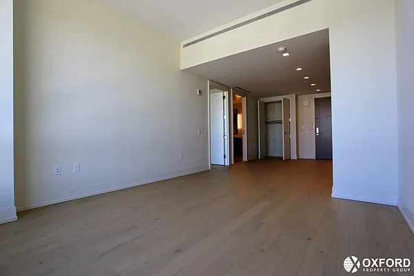 Rented by Oxford Property Group | media 12