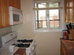 22709 88th Ave, Queens Village, NY 11427