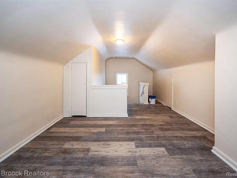 20059 Bloom St — Photo 19