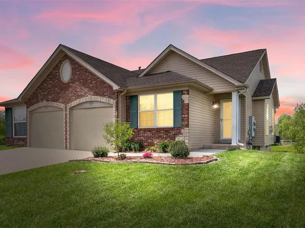 533 Newcastle Dr, Troy, MO 63379