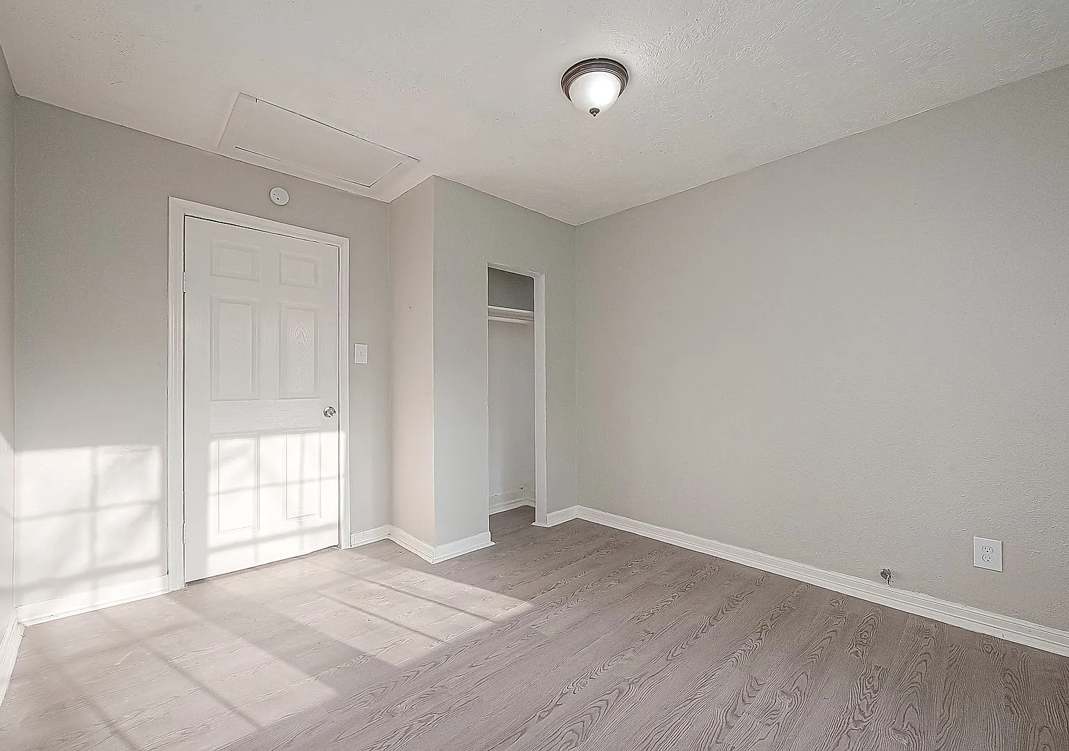 Spacious 3BR/2BA Home in Houston 77028 Convenient Access to Downtown & Major Highways — Photo 4