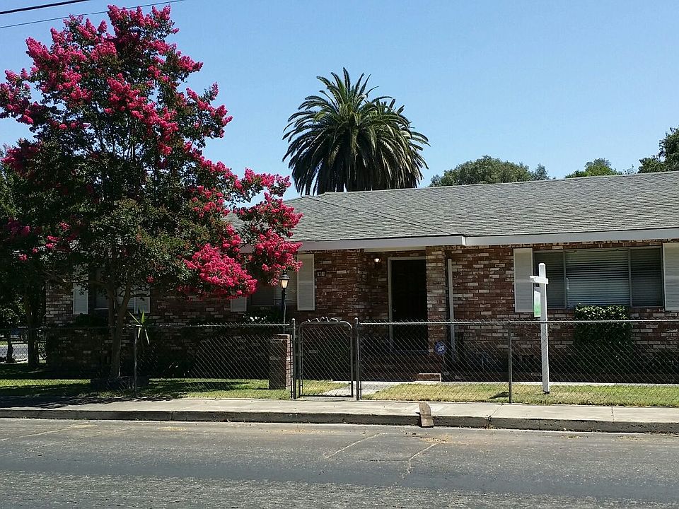 1st image of 121 W North St