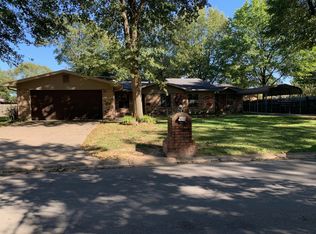 1306 N Porter St, Stuttgart, AR 72160