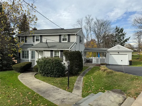 3639 Country Club Rd, Endwell, NY 13760