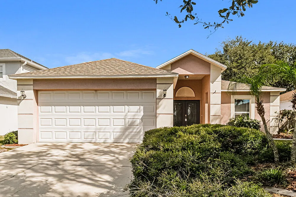 3 bed, 2.0 bath, 1617 sqft, $2,035 — Photo 1