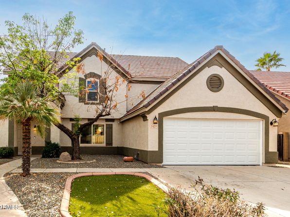 2425 E Westchester Dr