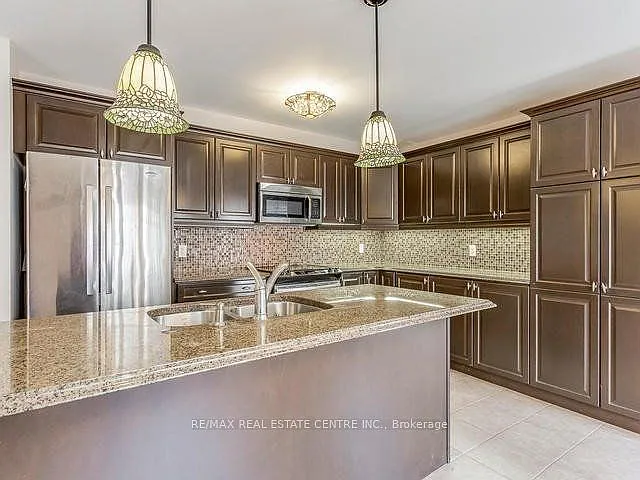 4 bed, $2,900 — Photo 3