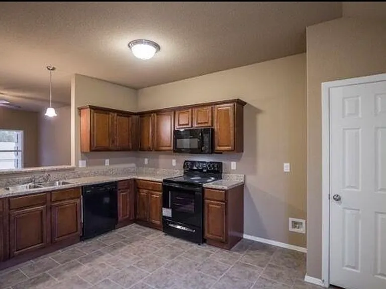 12032 Big Ridge Cir — Photo 3