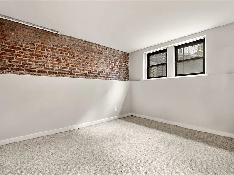 1400 Commonwealth Ave #2 — Photo 2