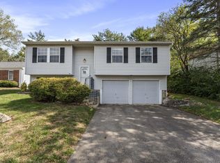 4960 Honeysuckle Blvd, Columbus, OH 43230