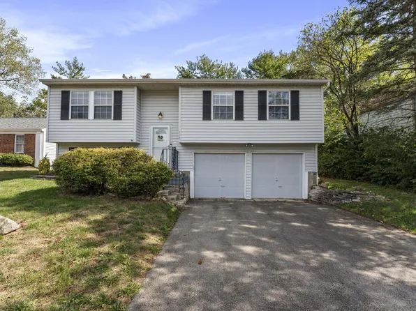 4960 Honeysuckle Blvd, Columbus, OH 43230