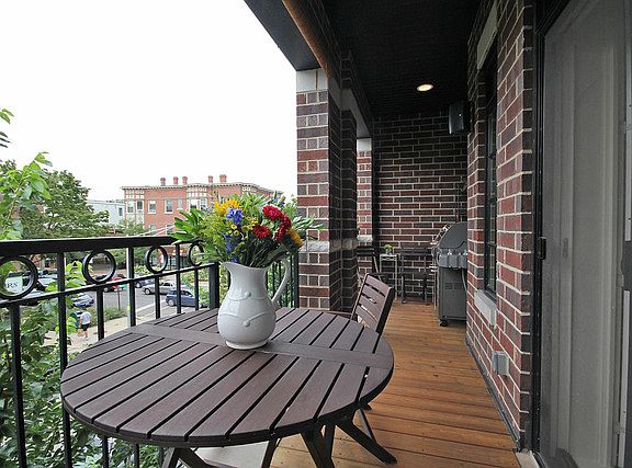 5th image of 3763 N Wilton Ave #2S
