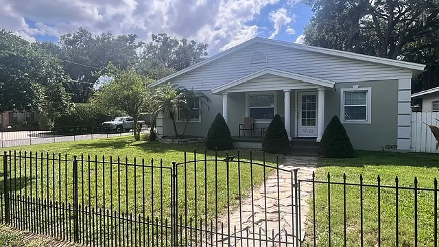 5428 Parkway Dr — Photo 2