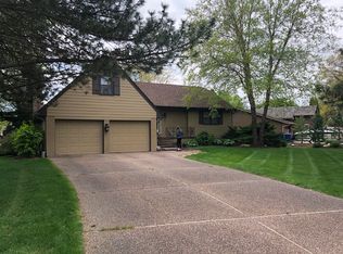 72 Peppermill Pt, Valley, NE 68064