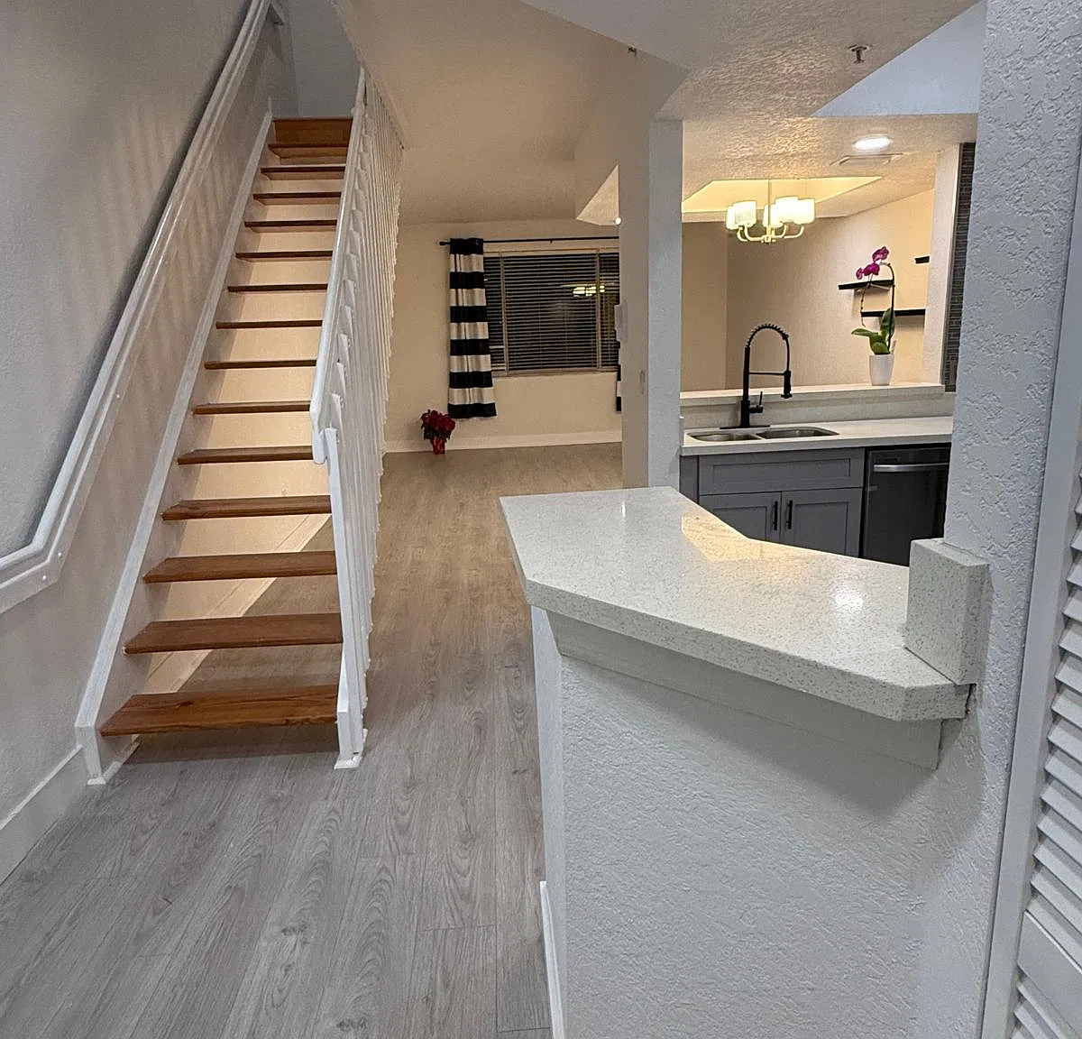 3 bed, 1285 sqft, $3,000 — Photo 4