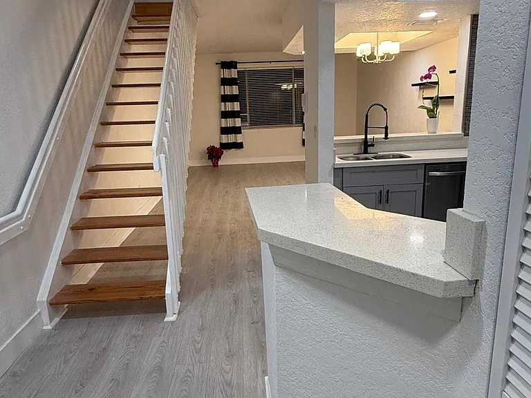 715 SW 148th Ave #610 — Photo 4