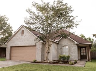 128 Wild Rose Ln, Youngsville, LA 70592