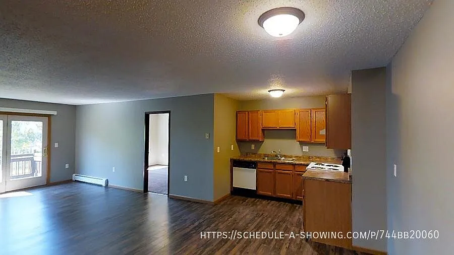 2445 Werner St — Photo 2