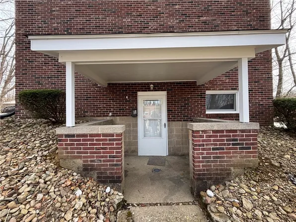 1195 Lynn St #6, Aliquippa, PA 15001