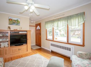 211 Laurelton Dr, Mastic Beach, NY 11951
