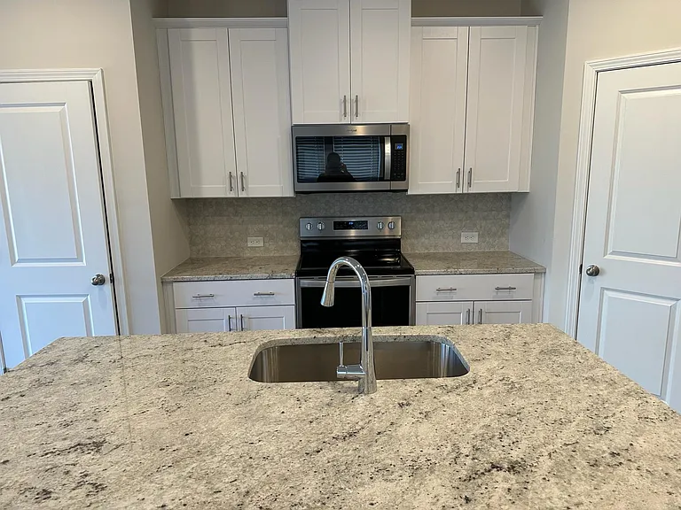 5270 Brailey Cir — Photo 3