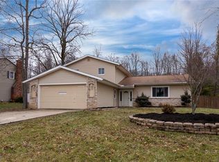 12720 Woodridge Dr, North Royalton, OH 44133
