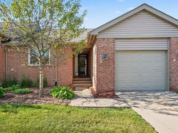 637 Bristol Dr, Chelsea, MI 48118