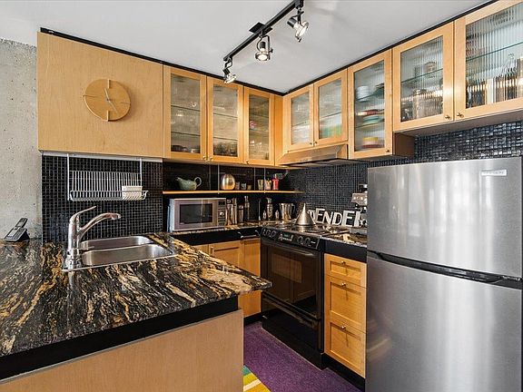 5th image of 1333 Hornby St #720