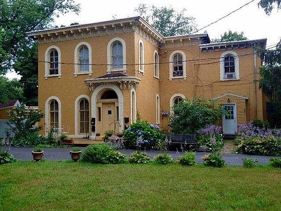 5th image of 301 Gidney Ave