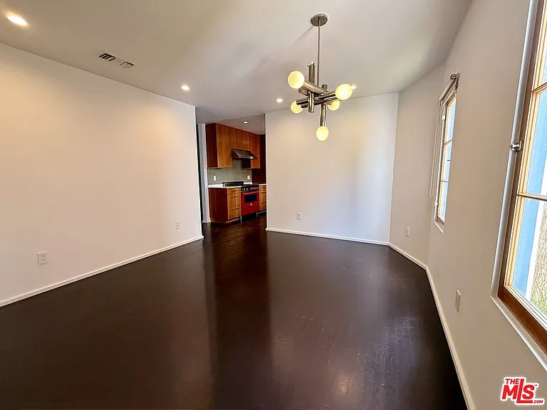 4248 Lexington Ave — Photo 8