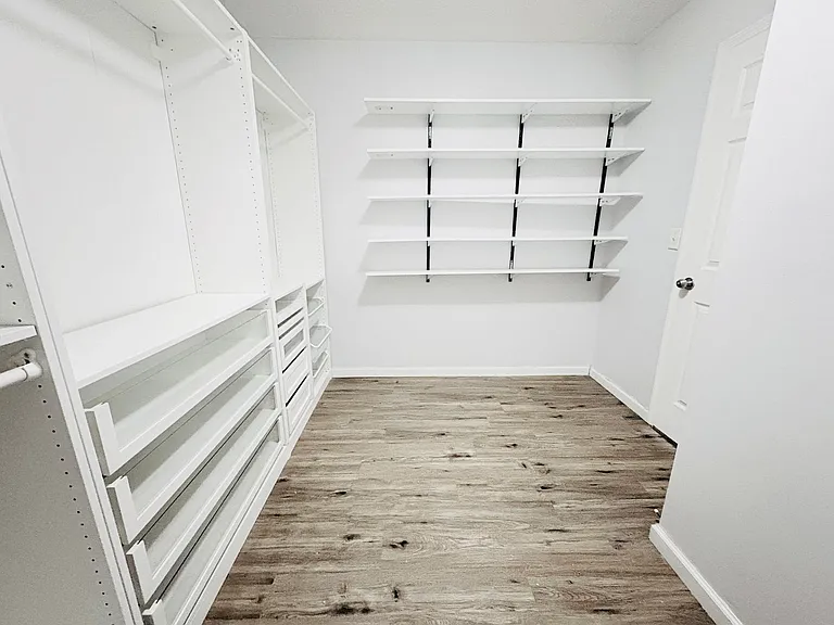 5950 Round Table Rd — Photo 16