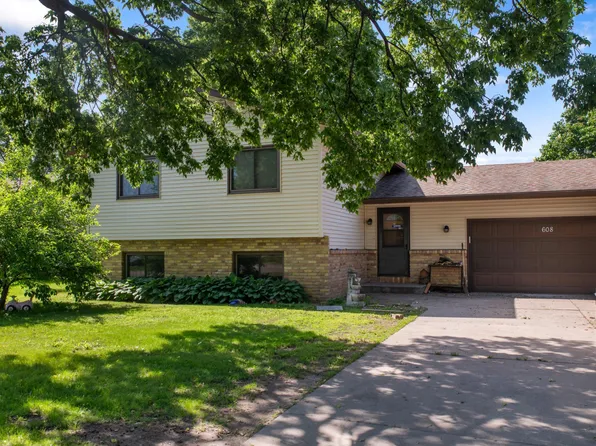608 8th St NW, Buffalo, MN 55313