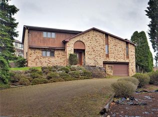 200 Lynn Ann Dr, New Kensington, PA 15068