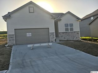 15955 Kempten Creek Dr, Bennington, NE 68007