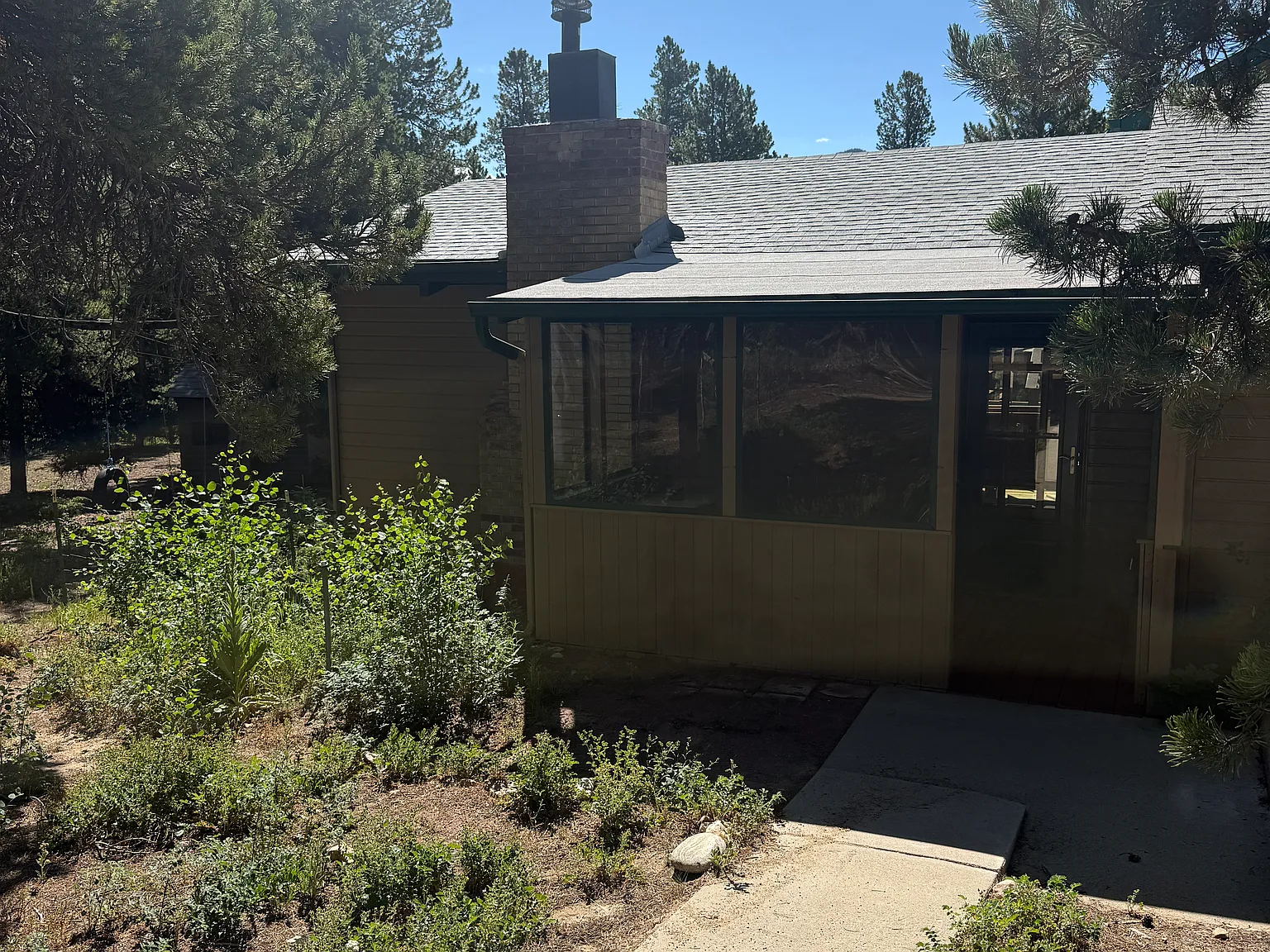 4 bed, 2046 sqft, $2,800 — Photo 1