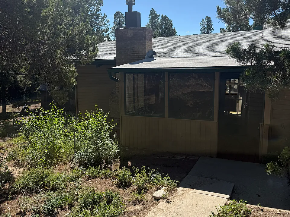 48 Warren Rd