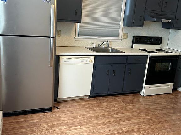 3rd image of 6 Malden Ave #6B