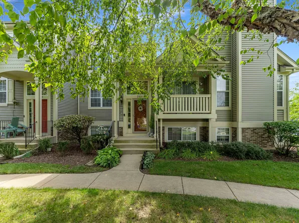 2881 N Augusta Dr, Wadsworth, IL 60083