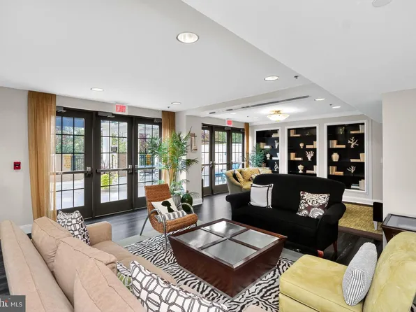 485 Harbor Side St APT 407, Woodbridge, VA 22191