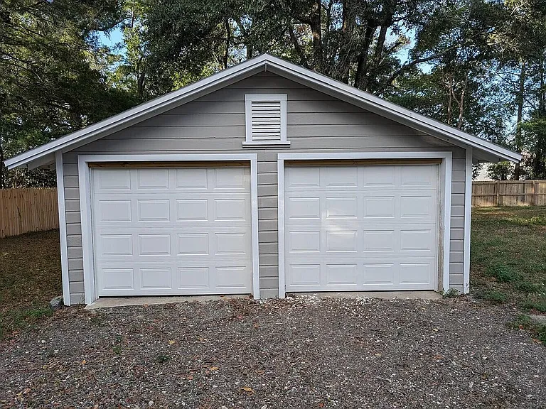1088 Mapoles St — Photo 13