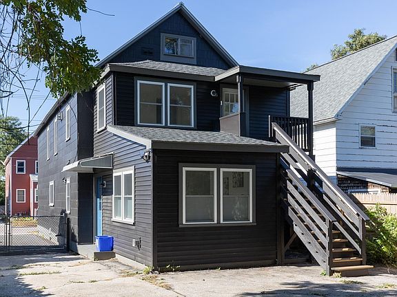 4th image of 299 Manhattan Drive
